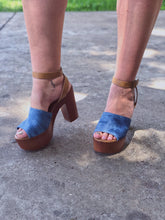 Load image into Gallery viewer, That 70’s Shoe! Blue Denim Platform Heel
